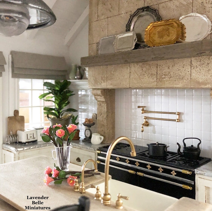 Stoneleigh Kitchen Roombox - 1:12 scale