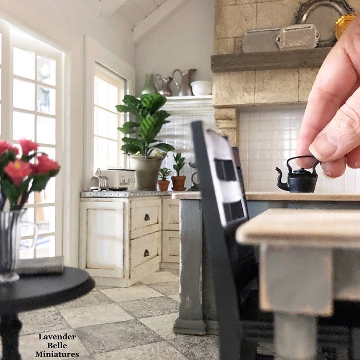 Stoneleigh Kitchen Roombox - 1:12 scale